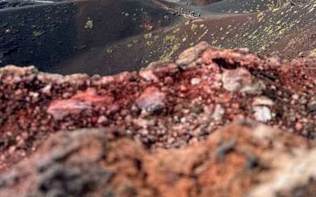 Etnai dzsipes túra Catániából lávabarlangokkal és Valle del Bove-val