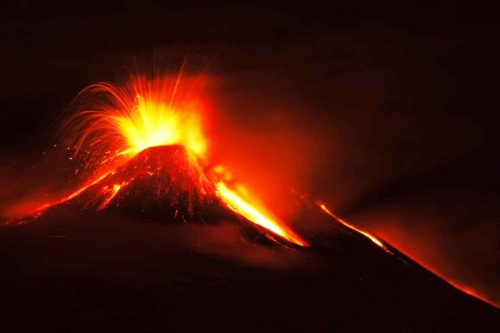 From Taormina: Private Guided Walk on Mt Etna & Wine Tasting