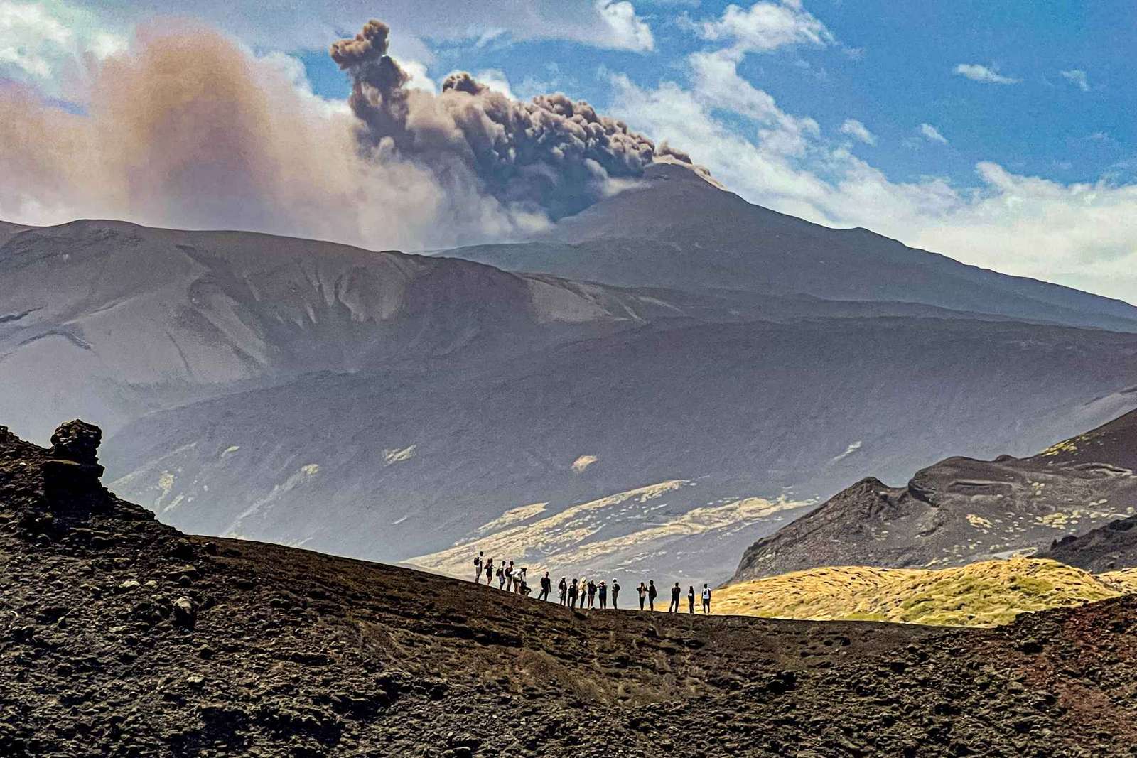 Etna: Trekking po kraterach erupcji z 2002 r.