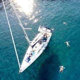 Zeilboottocht vanuit Catania: Cyclopenkust, zwemstops, aperitief