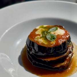 Catania, clase de cocina vegetariana con caponata y parmigiana siciliana