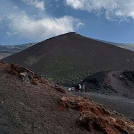Excursão de Jipe ao Etna: Valle del Bove e Cavernas de Lava