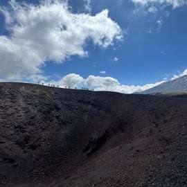 Túra az Etna északi oldalán a 2002-es kráterekhez