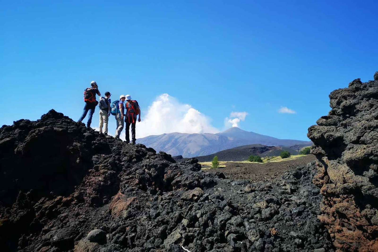 Túra az Etna északi oldalán a 2002-es kráterekhez