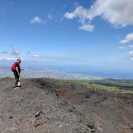 Etna: Trekking po kraterach erupcji z 2002 r.