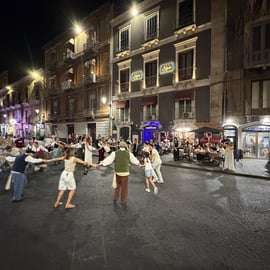 Tarantella-Show in Catania mit sizilianischem Abendessen