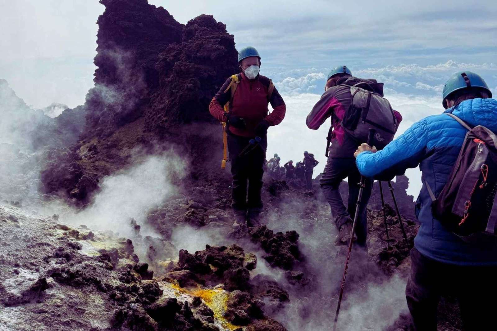 Wandeling naar de top van de Etna met dronevideo