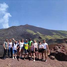 Ätna-Tour ab Catania: Lavahöhle, Krater und Verkostung