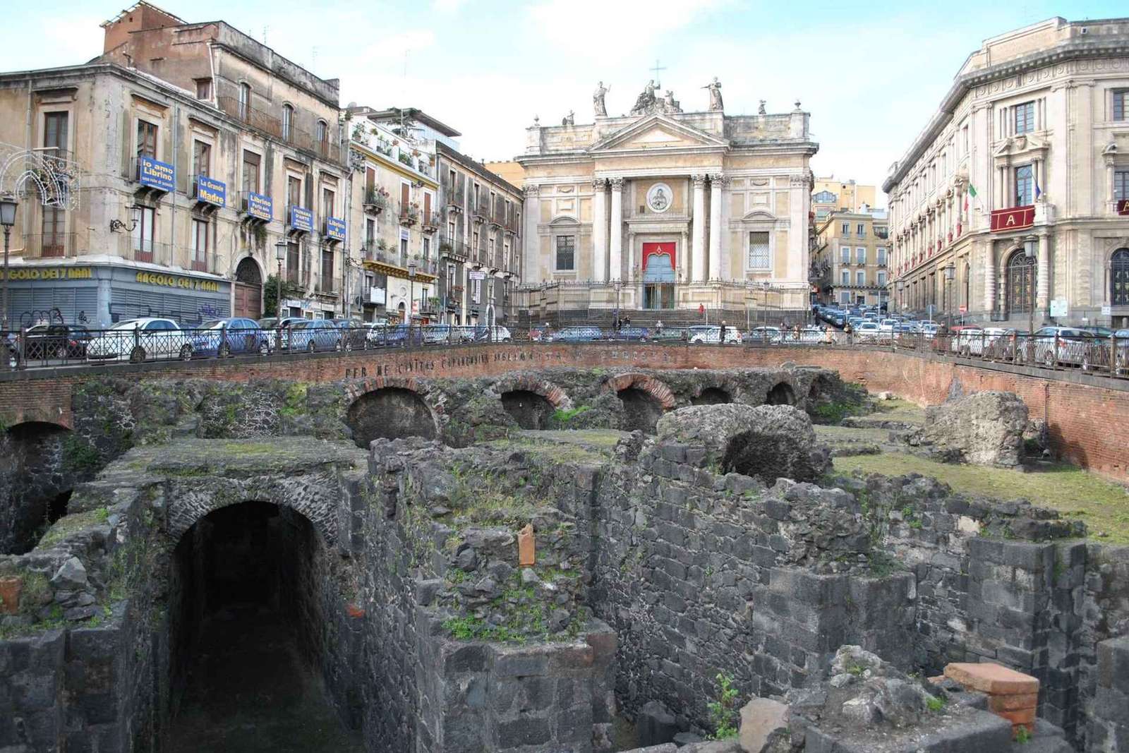 Catania: Underground en Street Food Walking Tour
