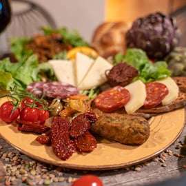 Enoteca dell'Etna: Degustacja Iemu Spizzicannu
