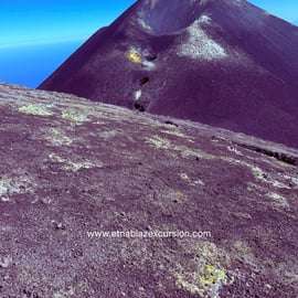 Wandeling naar de top van de Etna met dronevideo
