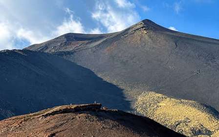 Excursión al Etna en 4x4 desde Catania con cueva de lava