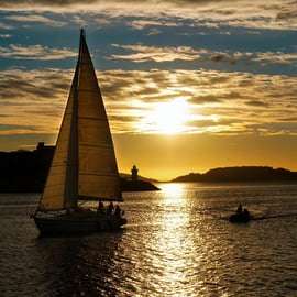 Catânia: aperitivo em um veleiro ao pôr do sol ao longo da costa