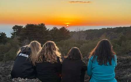 Excursión al atardecer en el Etna con cueva y cata