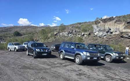 Excursión en jeep 4x4 por el Etna con cueva de lava