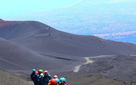 Trekking a la cumbre del Etna en Catania con teleférico y guía vulcanológico