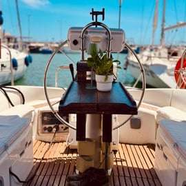 Zeilboottocht vanuit Catania: Cyclopenkust, zwemstops, aperitief