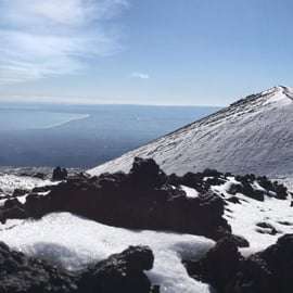 Catania: Morgontur till Etna med provsmakning och lavagrottor