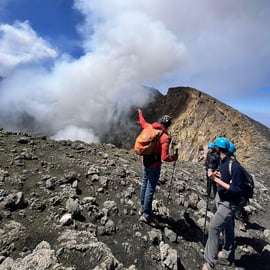 Trekking sull'Etna Sud con guida vulcanologica ai crateri