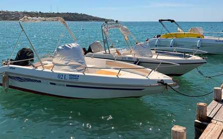 Tour en barco de Augusta a Brucoli con baño y esnórquel