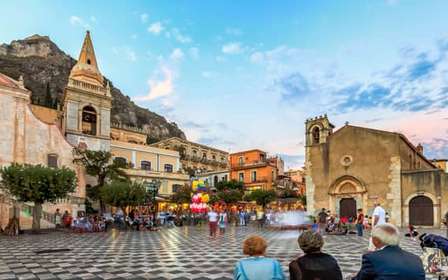 Desde Catania: excursión de un día a Taormina, Isola Bella y Castelmola
