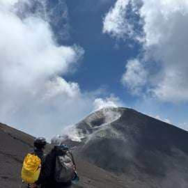 Trekking sull'Etna Sud con guida vulcanologica ai crateri