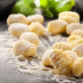 Catania: Pasta & Tiramisu Cooking Class at a Local's Home