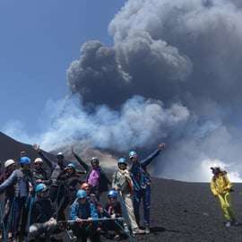Etna: Caminhada guiada na área do cume com passeio de teleférico