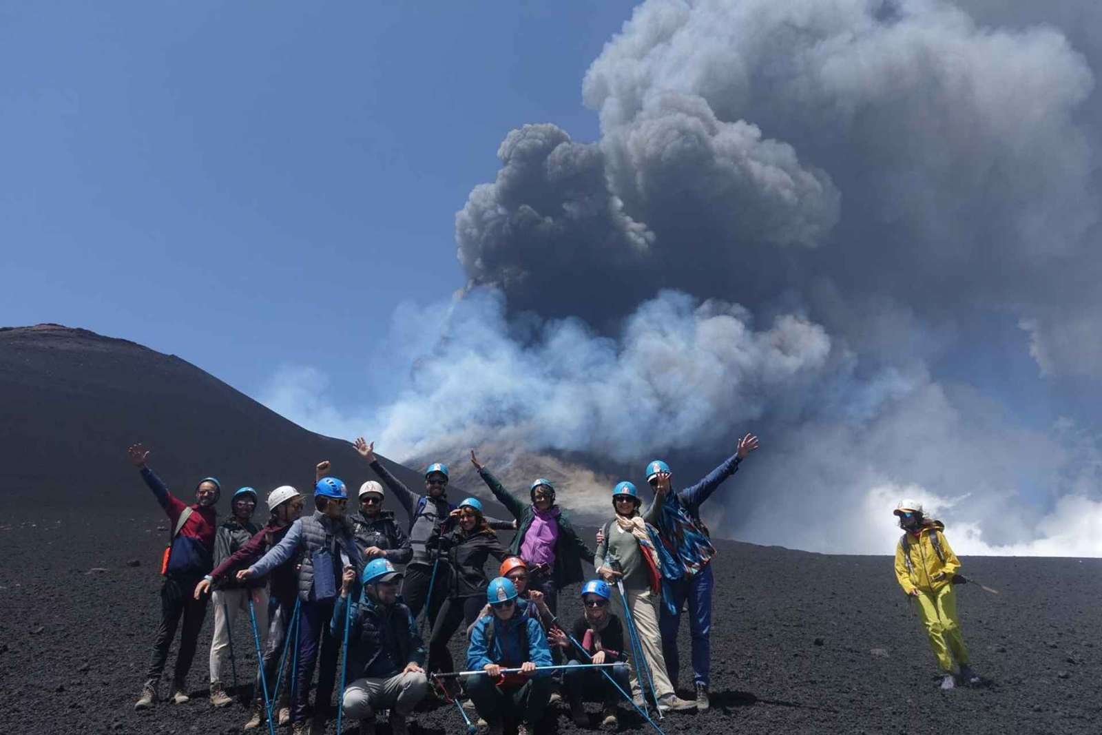 Etna: Caminhada guiada na área do cume com passeio de teleférico