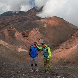 Etna: Caminhada guiada na área do cume com passeio de teleférico