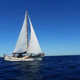 Catane : excursion en bateau avec apéritif, Prosecco et plongée en apnée