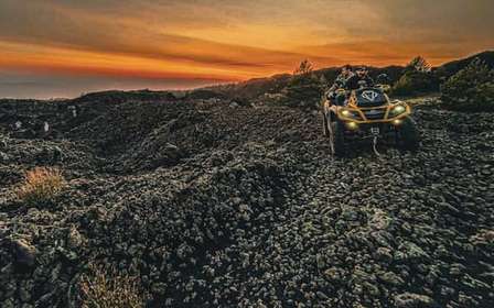 Excursión en quad por el Etna con cueva de lava