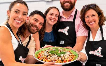 Clase de cocina con comida o cena