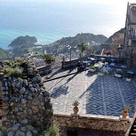 Från Catania: White Lotus-tur Taormina, Castelmola & Naxos