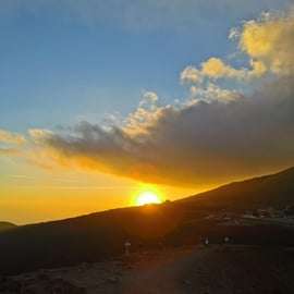 Catane : Trekking au coucher du soleil sur l'Etna avec dégustation de vin