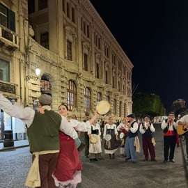 Tarantella-Show in Catania mit sizilianischem Abendessen