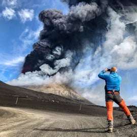 Excursion sur l'Etna à 3 000 m : 4x4 et canal de lave