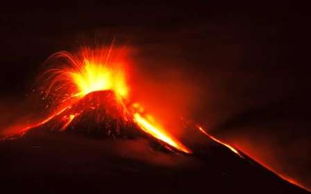 From Taormina: Private Guided Walk on Mt Etna & Wine Tasting